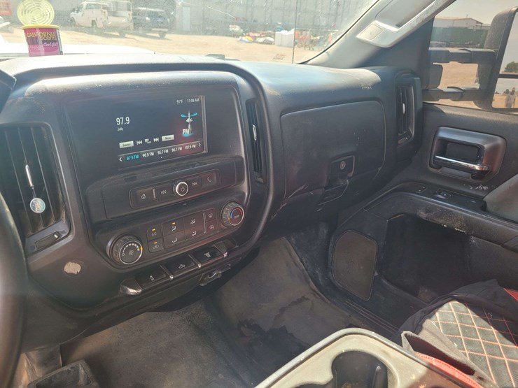 2018-chevrolet-silverado-3500-image-11