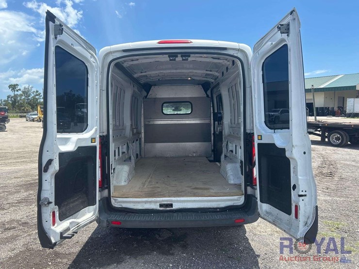 2016-ford-transit-image-17