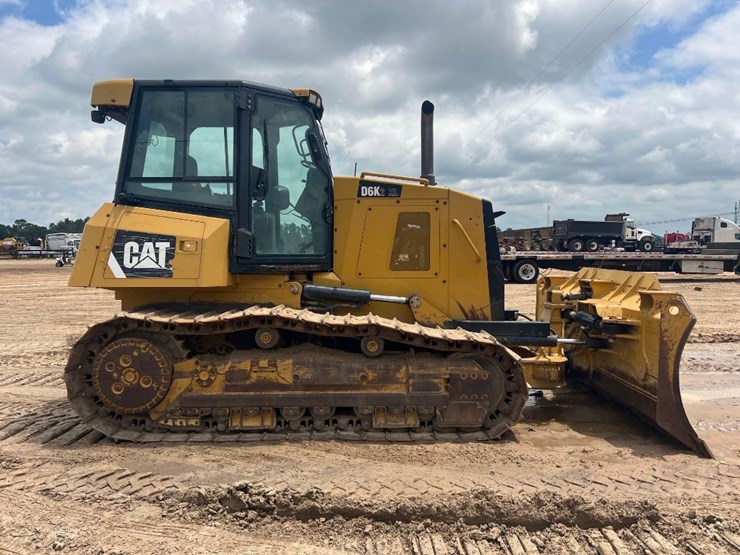 2015-caterpillar-d6k2-xl-image-5