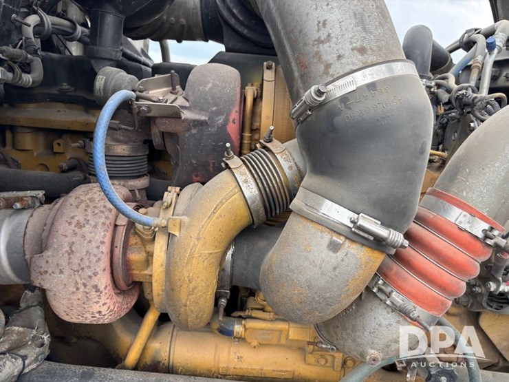 2005-caterpillar-c15-image-31