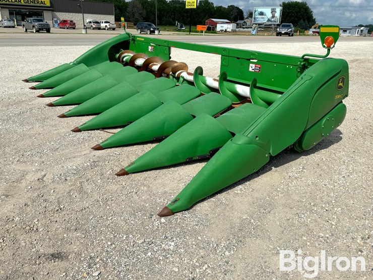 2020-john-deere-708c-image-1