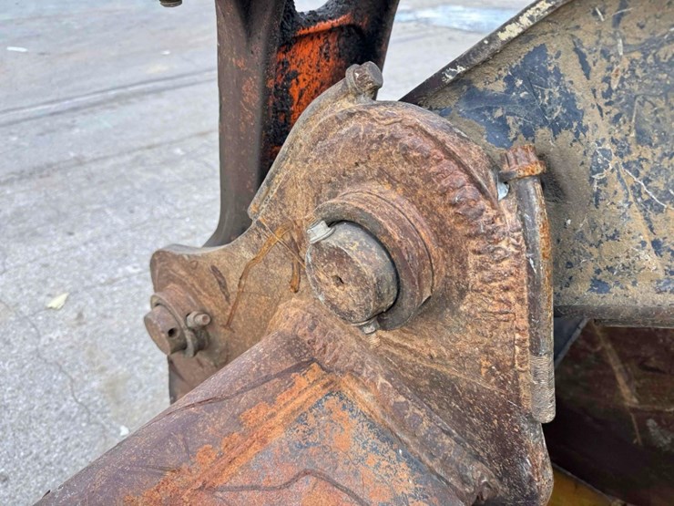 2014-deere-210g-lc-image-20