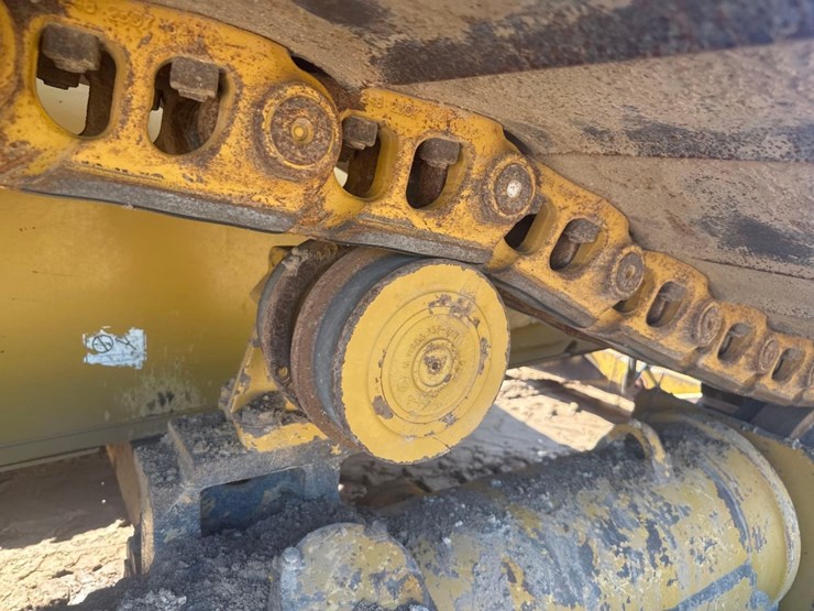 caterpillar-d6t-lgp-image-15