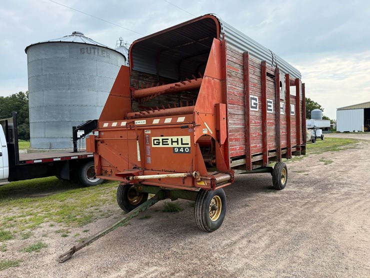 john-deere-1065-image-1