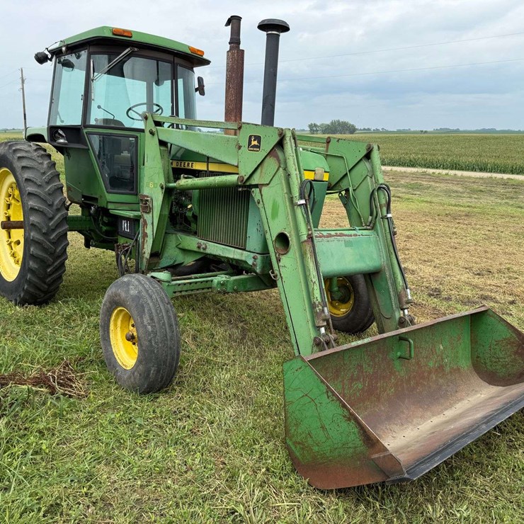 1977 JOHN DEERE 4430