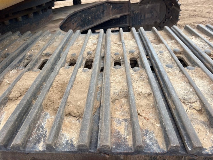 2015-caterpillar-326fl-image-30