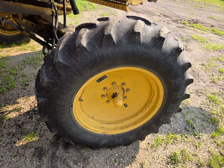 new-holland-tr87-image-9