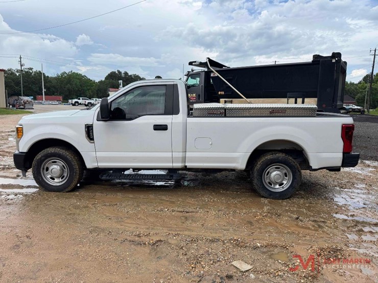 2017-ford-f250-xl-image-5