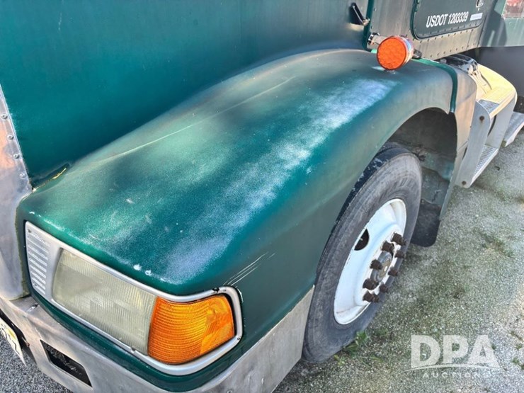 1993-peterbilt-377-image-15