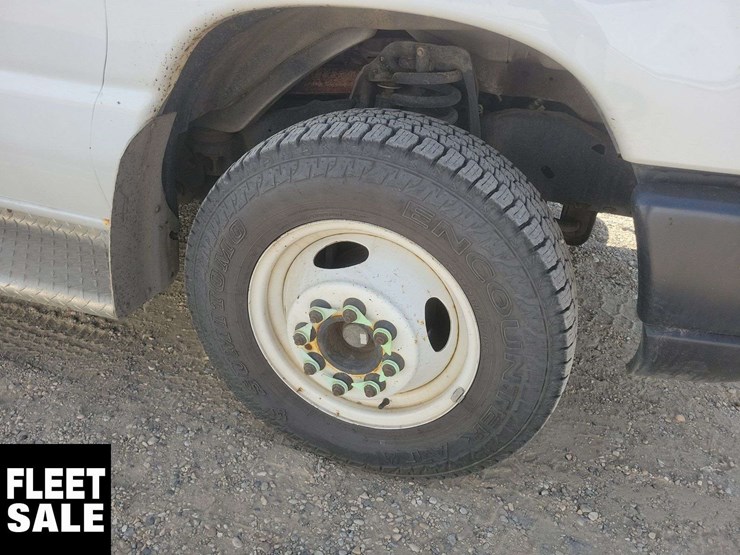 2011-ford-e450-image-13