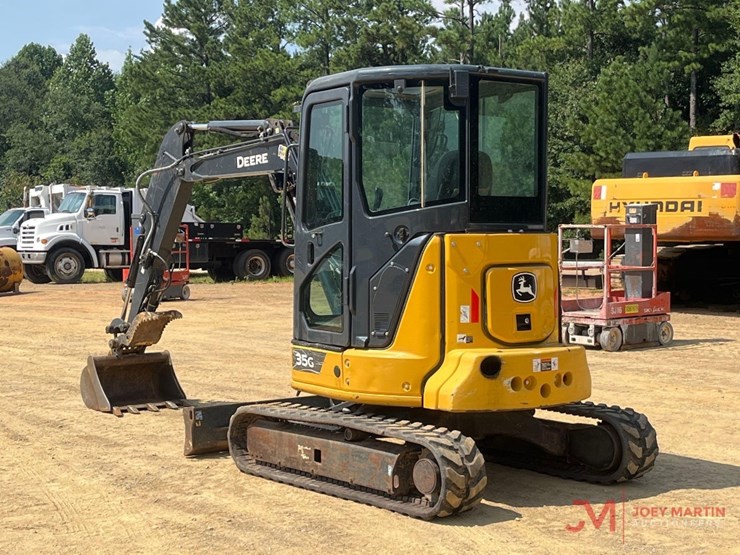 2022-deere-35g-image-1