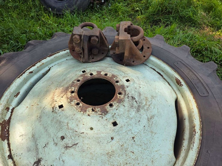 (2)-18.4-38-tires-on-10-bolt-hub-duals,-will-fit-ih-1066,-1086,-3388-and-more-image-3