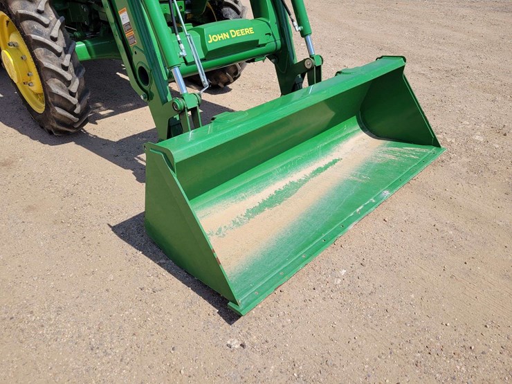 2022-john-deere-5055e-image-3