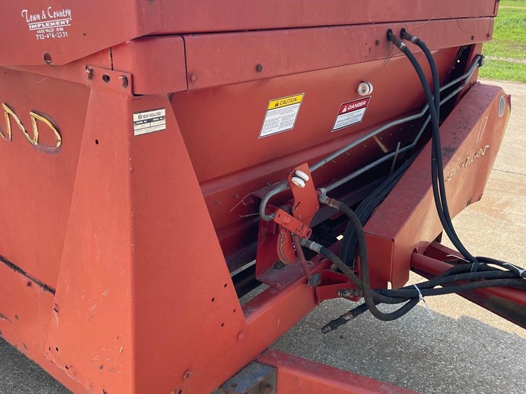 new-holland-195-image-23
