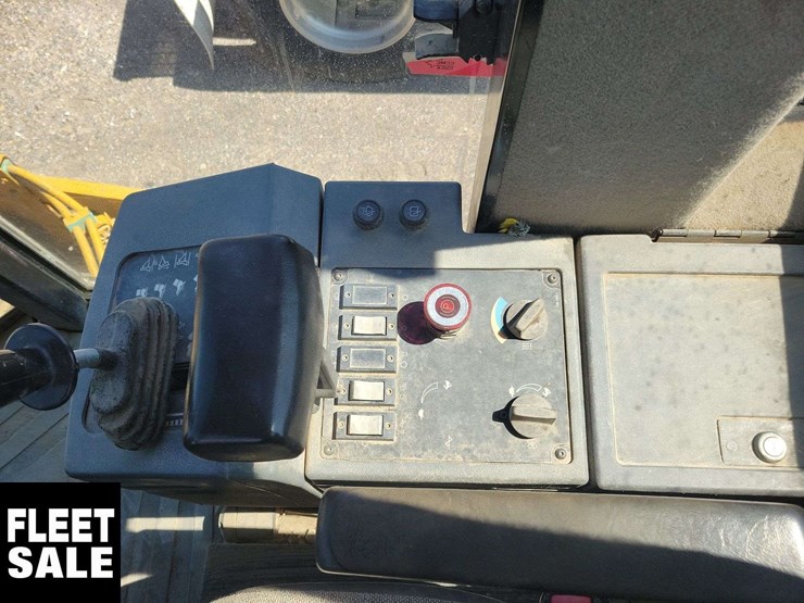 2008-caterpillar-cp-563e-image-7