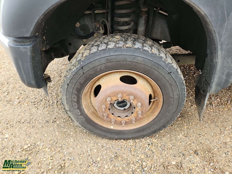 2016-ford-550-image-25