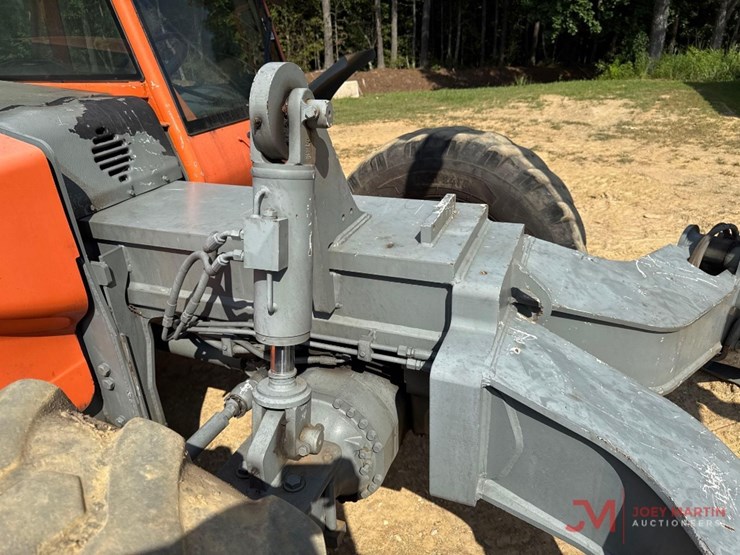 2010-jlg-g10-55a-image-15