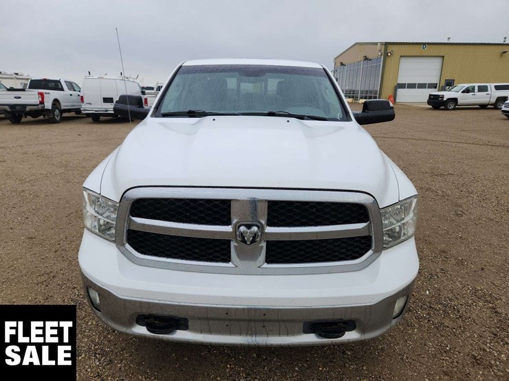 2015-ram-1500-slt-image-17