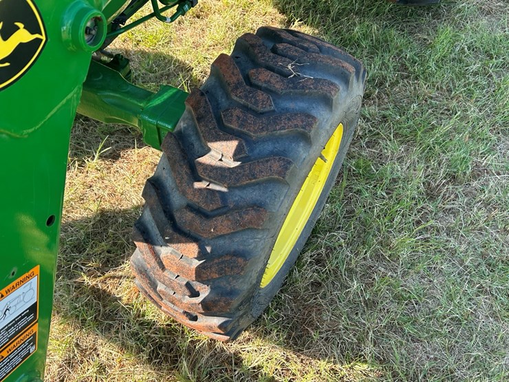 2019-john-deere-4044m-image-19