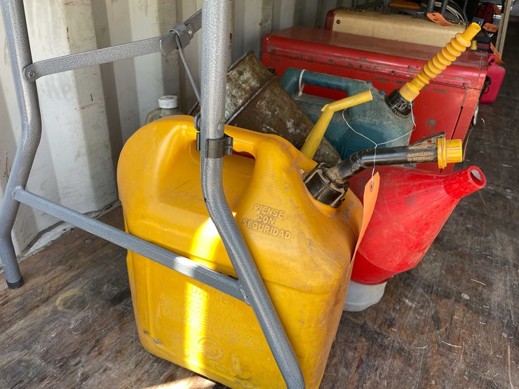 #10800-•-gas-cans-image-3