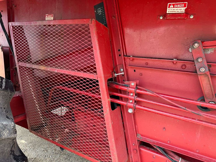 1990-case-ih-1680-image-17