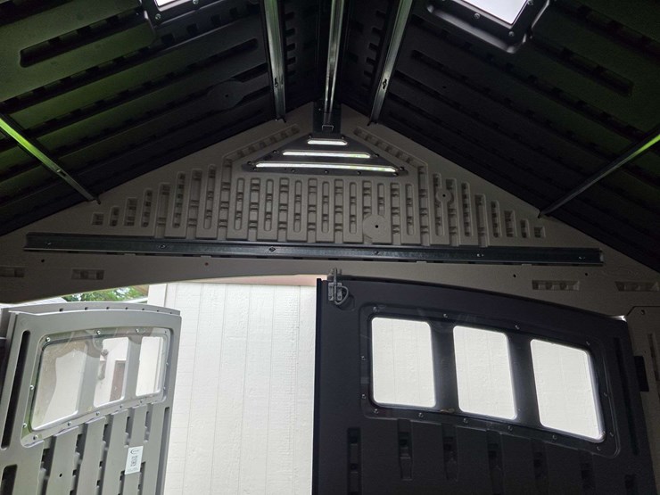 7’-x-7’-suncast-storage-shed,-poly-floor,-appears-to-have-no-leaks,-*buyer-is-responsible-for-remova-image-11
