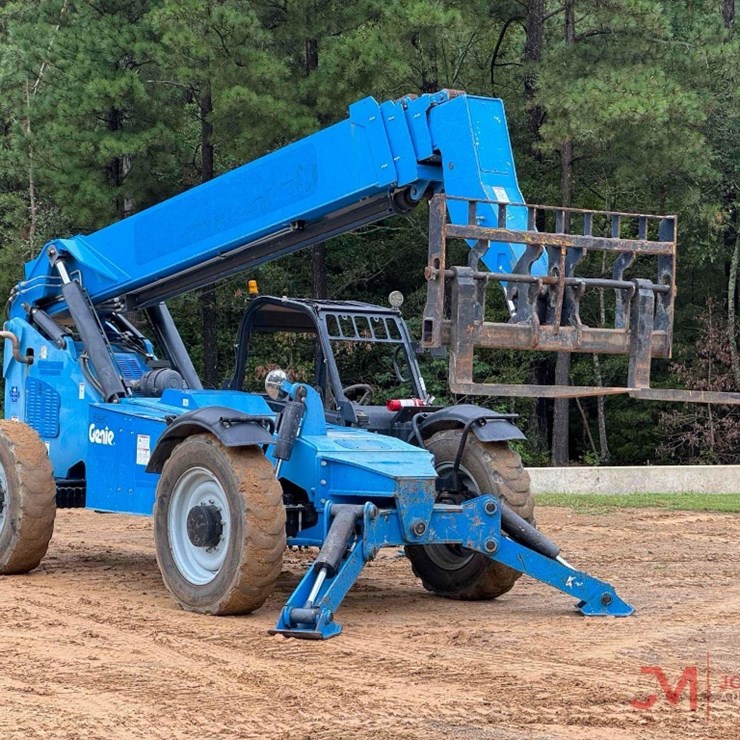 2017 GENIE GTH1056