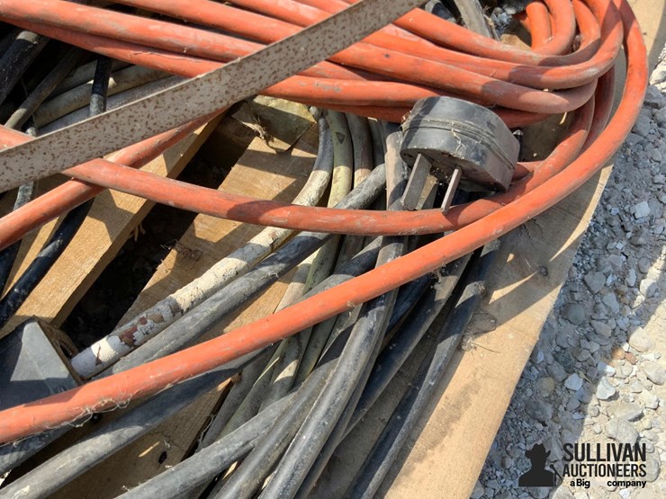 electric-cords,-steel-pins-&-gate-hinges-image-13