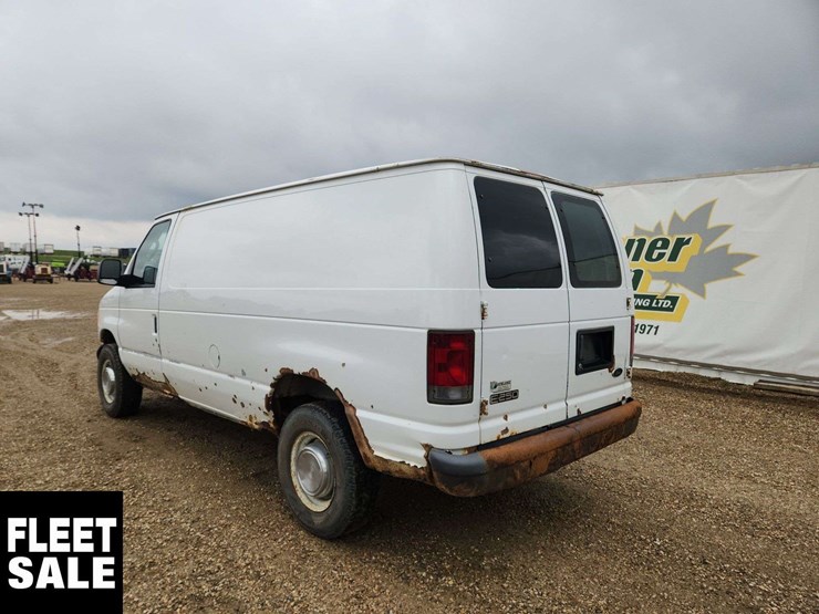 2005-ford-cargo-image-3
