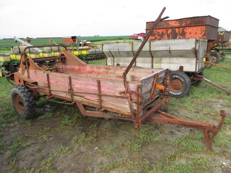 david-bradley-manure-spreader-image-3