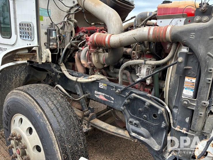 2012-peterbilt-386-image-29