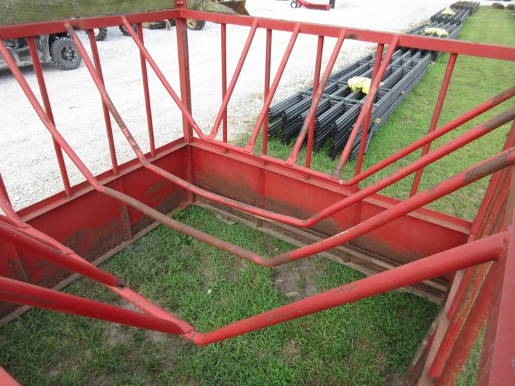 horse-hay-feeder-image-4