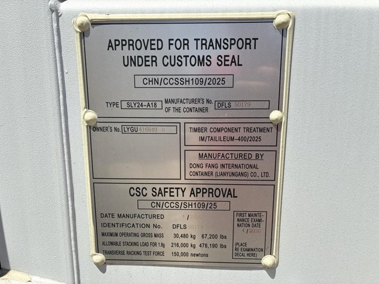 40'-shipping-container-image-9