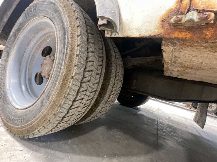 2005-ford-f550-xl-image-8