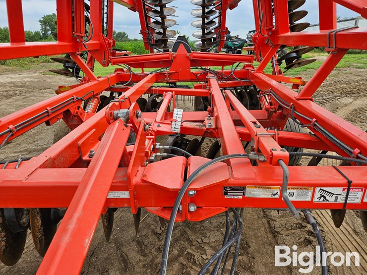 2012-kuhn-krause-8200-flex-wing-tandem-disk-harrow-image-14