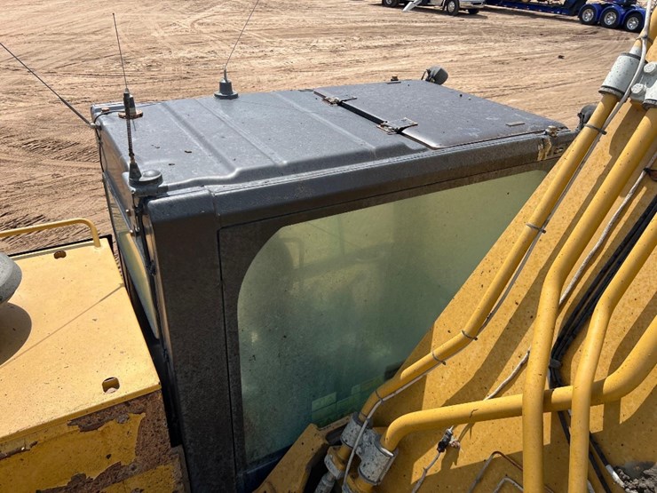 2015-caterpillar-336fl-image-34