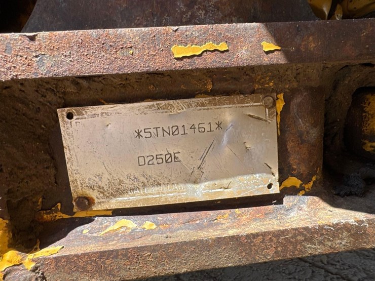 1998-caterpillar-d250e-image-20