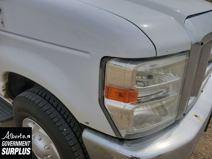 2009-ford-cargo-image-33