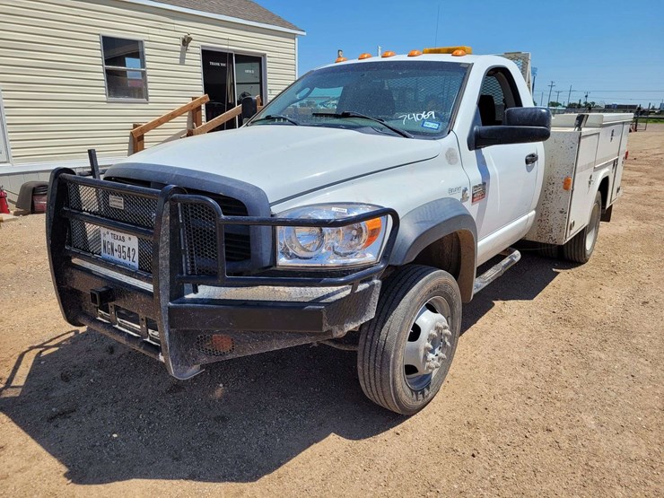 2009-dodge-ram-4500-image-1