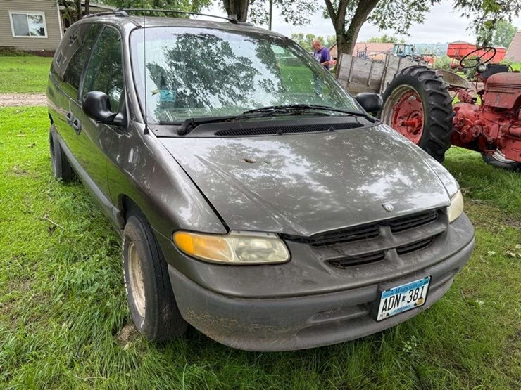 1997-dodge-caravan-image-3