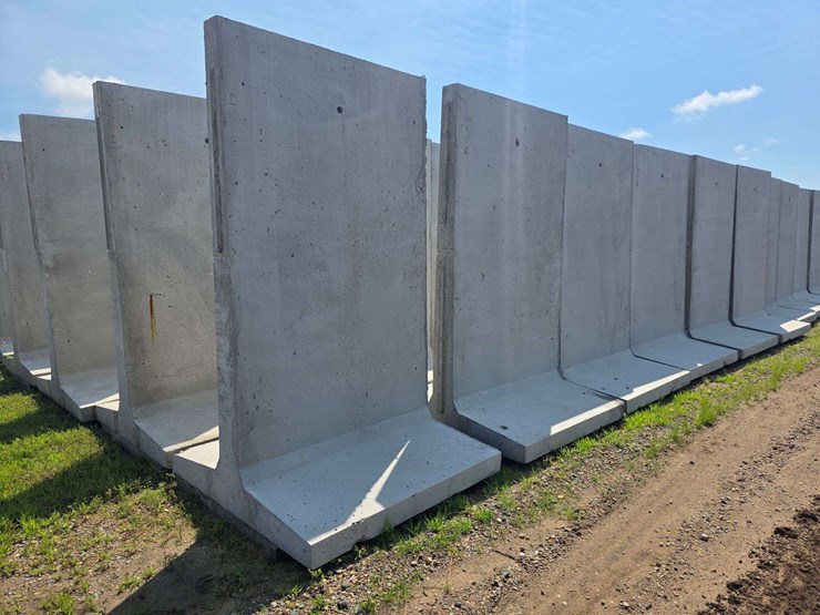 (20)-new-5’-bunker-silo-panels,-8.5’-tall-image-1
