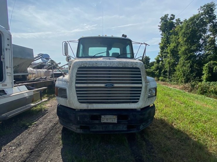 1995-ford-l9000-image-2