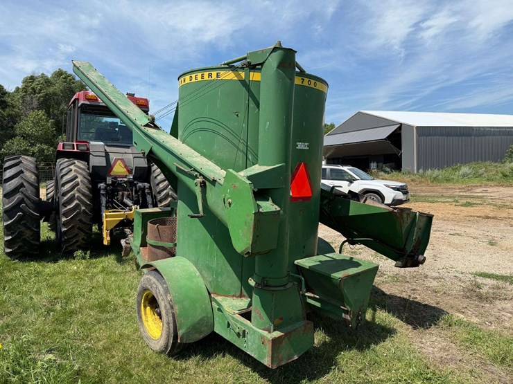 john-deere-700-image-5