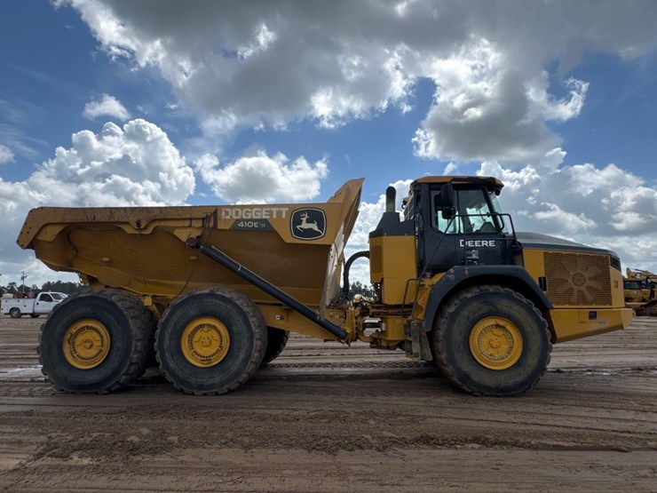 2021-deere-410e-image-5