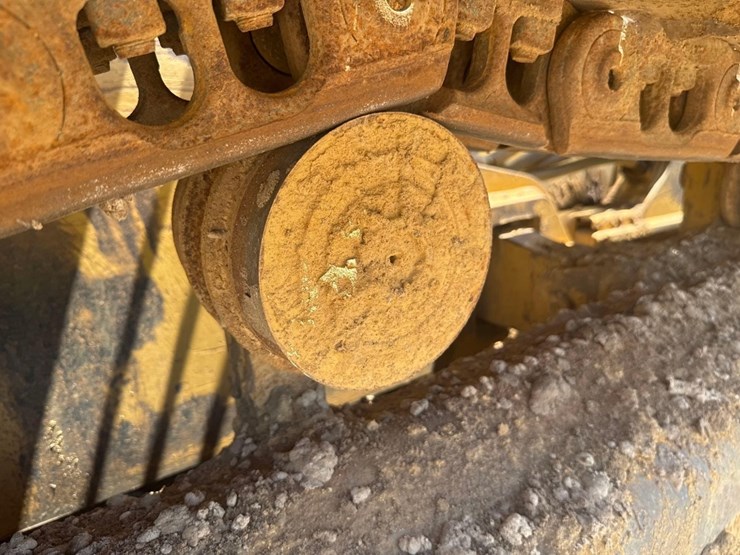 2016-caterpillar-d6k2-lgp-image-15