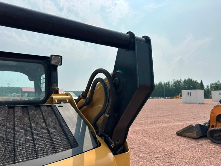 caterpillar-252b-image-23