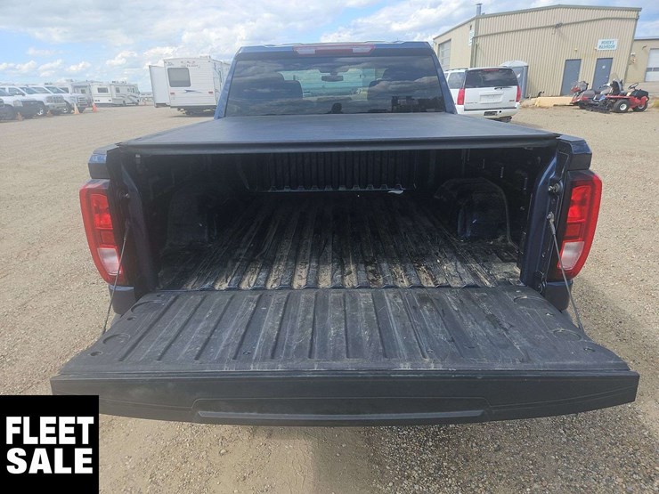 2022-gmc-sierra-1500-image-17