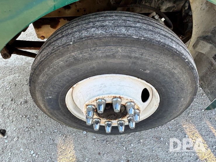 1993-peterbilt-377-image-21