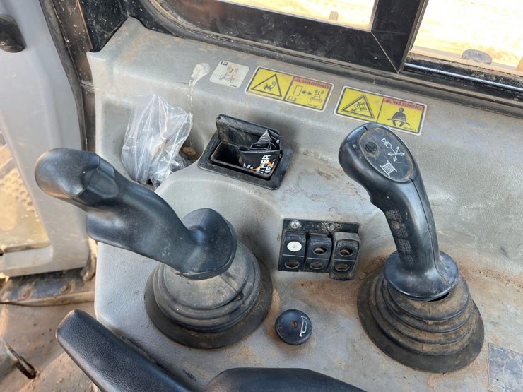 2008-caterpillar-d6t-lgp-image-34