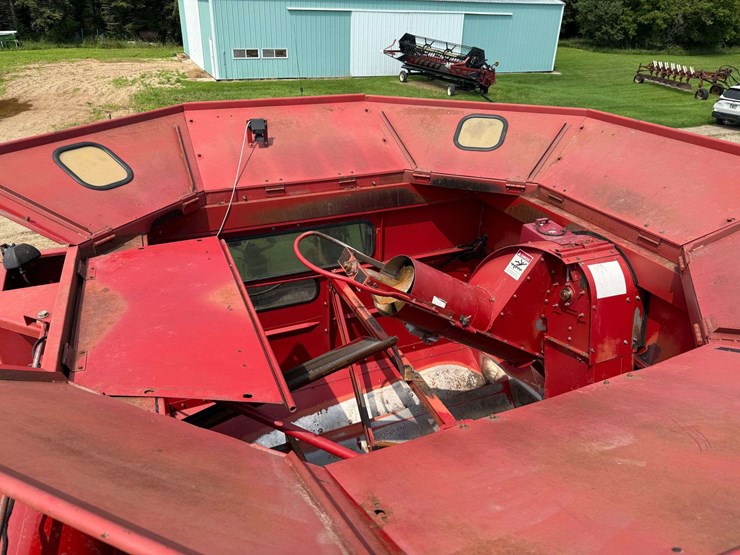 1998-case-ih-2366-image-46